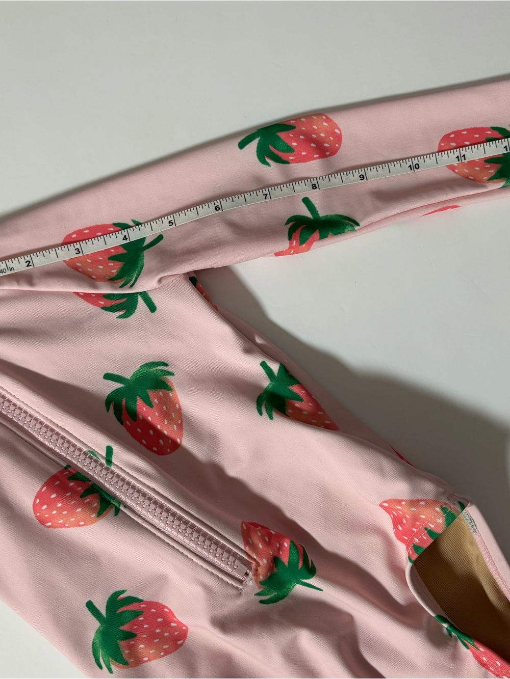 Old Navy Pink Strawberry Long Sleeve Rashguard Swimsuit 12-18M Girl Toddler Zip - Picture 10 of 10